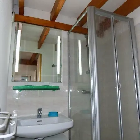Apartment Saint-palais-sur-mer, 1 Piece, 4 Personnes - Fr-1-305a-7 *